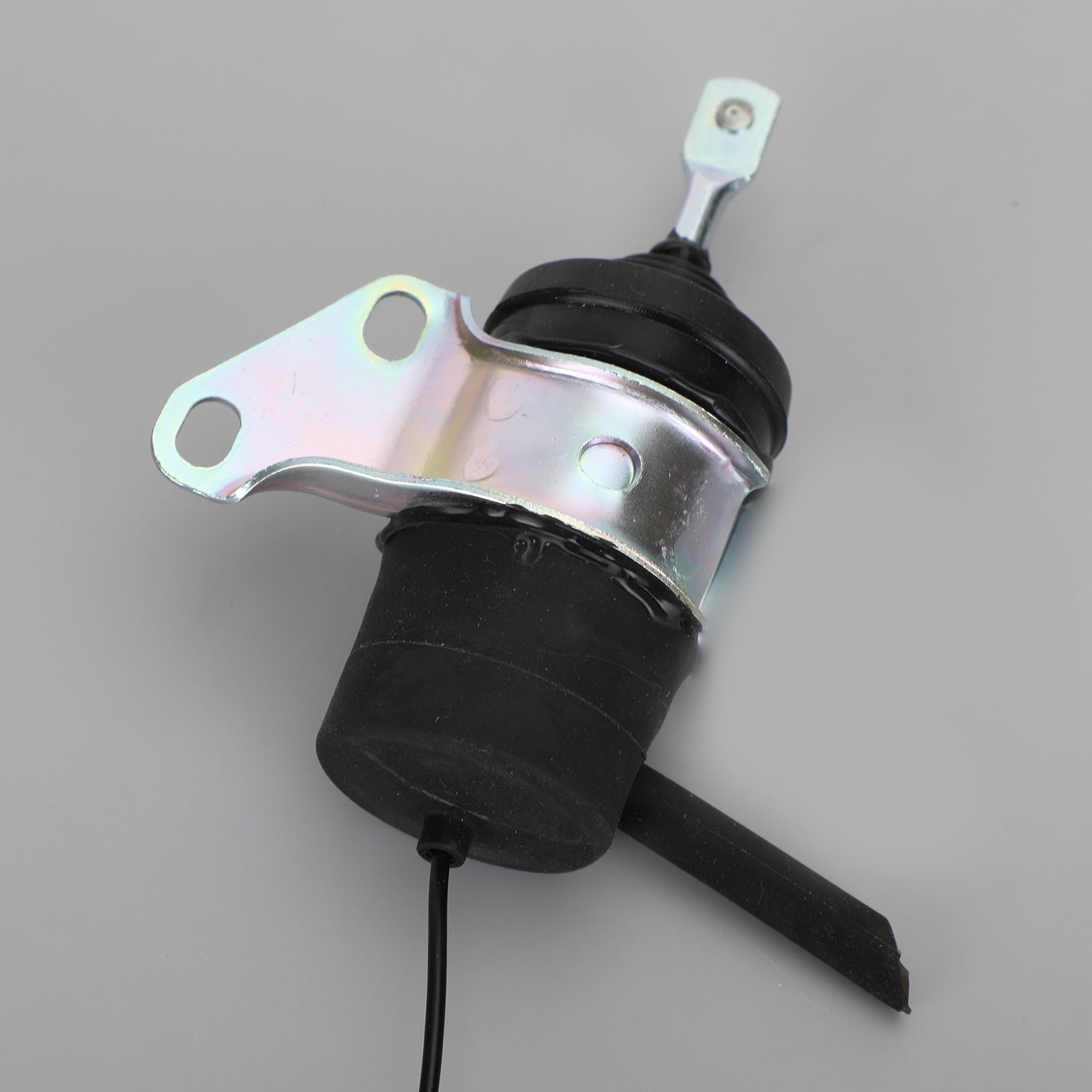 16851-60014 Kubota Fuel Solenoid Shutoff Valve RTV900R RTV900T BX2230D 052600-453