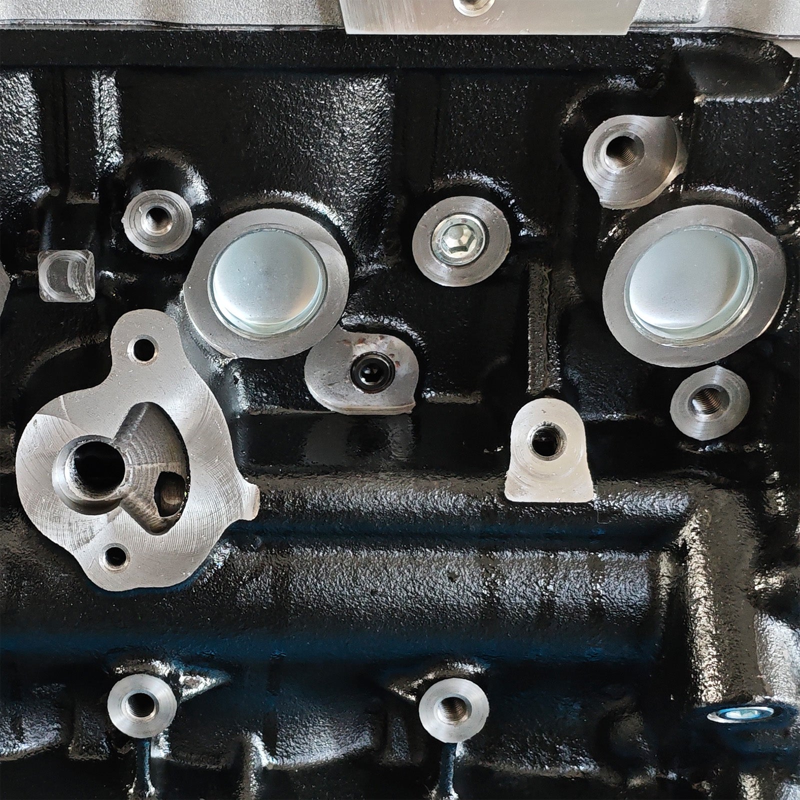1994-2003 Toyota 4Runner 3RZ-FE 2.7L 4-Port Intake Manifold Engine Block